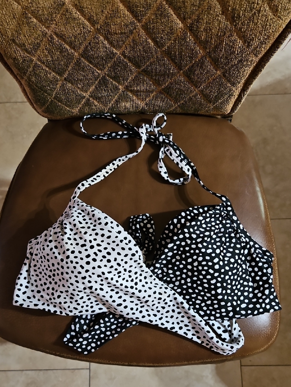 Victoria's Secret The Wrap Halter Underwire Swim Bikini Top Padded Black White